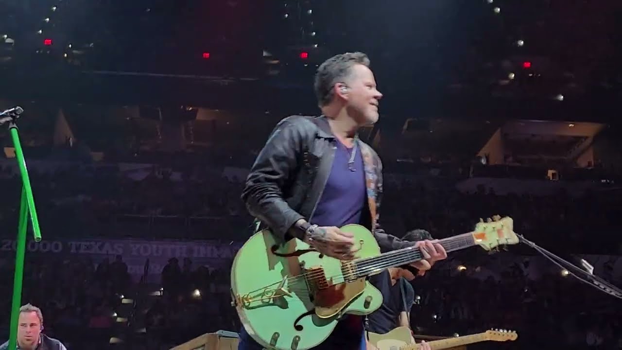 Gary Allan- Right Where I Need To Be - San Antonio Rodeo