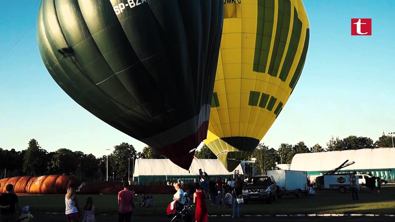 Błękitne niebo i balony nad Szczecinkiem