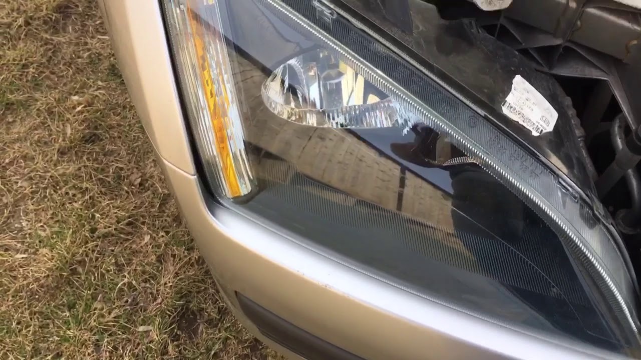 Wymiana żarówki Ford Focus mk2