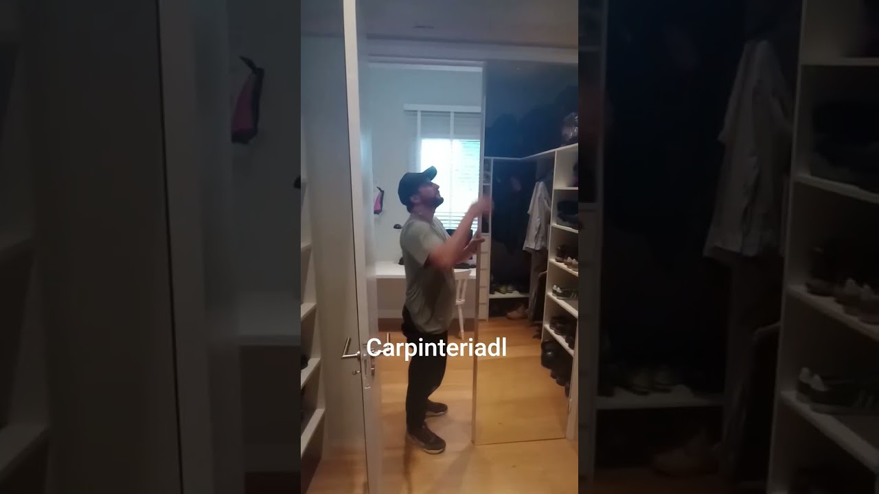 cuarto vestidor doble puerta con espejo