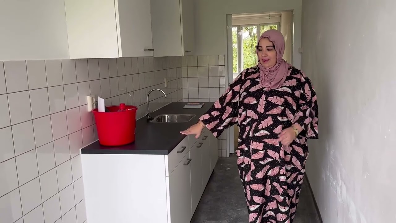 ذهبنا مرة أخرى لرؤية منزل في أمستردام بتصميم غريب جدًا، ألقِ نظرة معنا