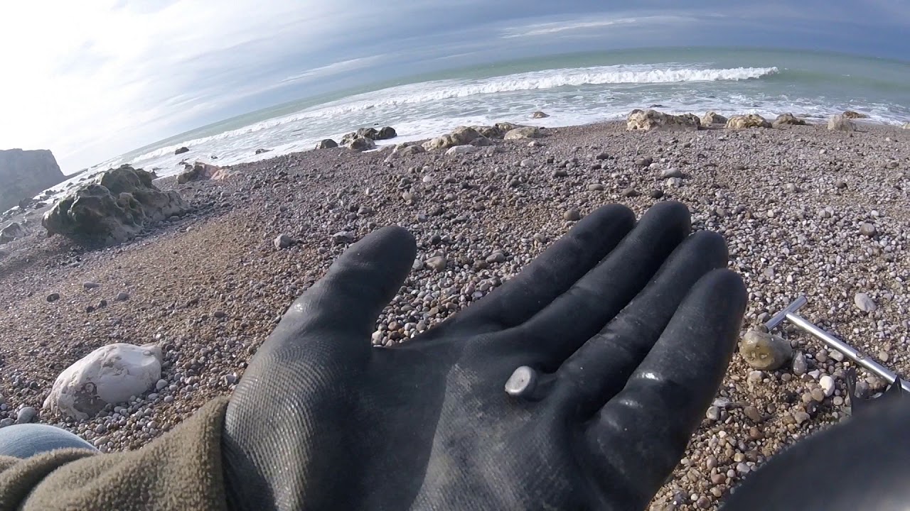 DETECTION PLAGE au pied des falaises en Normandie XP DEUS