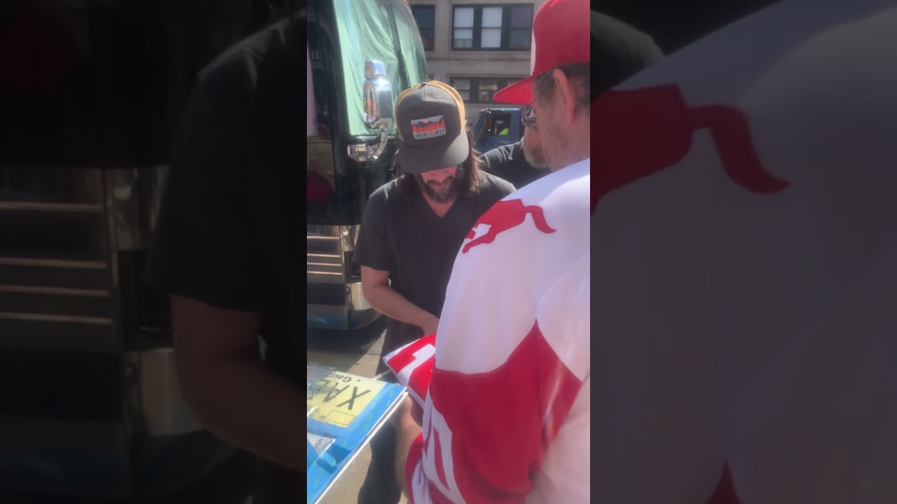keanu Reeves signing Lawrence Kansas
