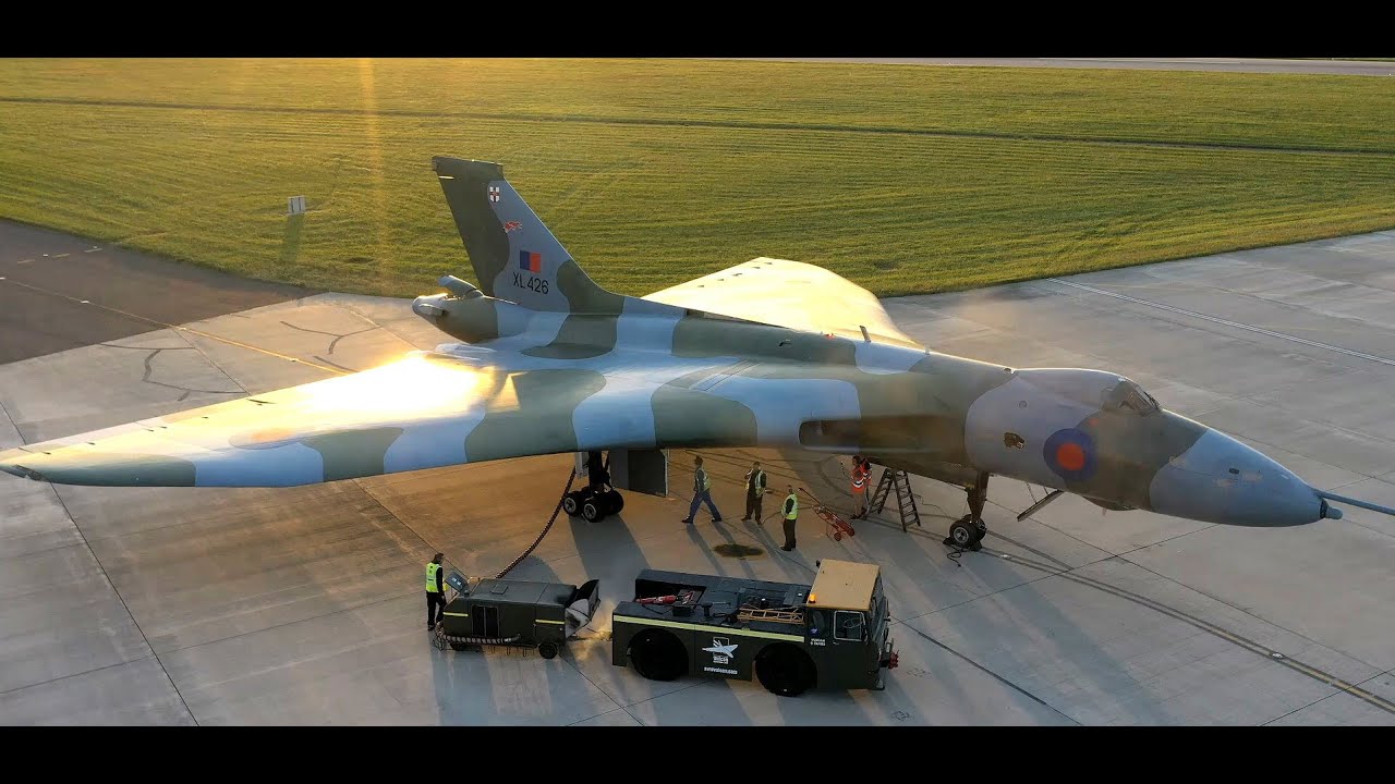 Avro Vulcan XL426 'Black Buck 40th' Twilight Taxy Run - ONE HOUR REAL TIME EDIT #TheHowlLivesOn