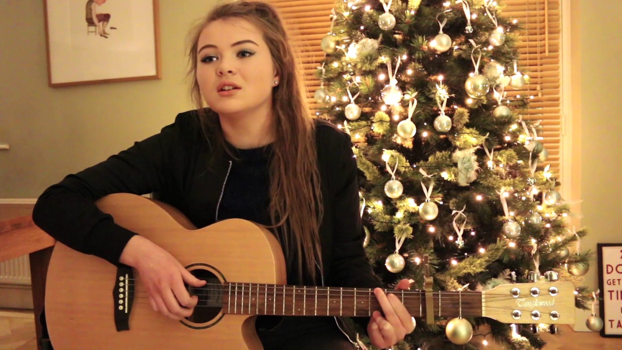 Sinead Mullally sings Christmas 1915