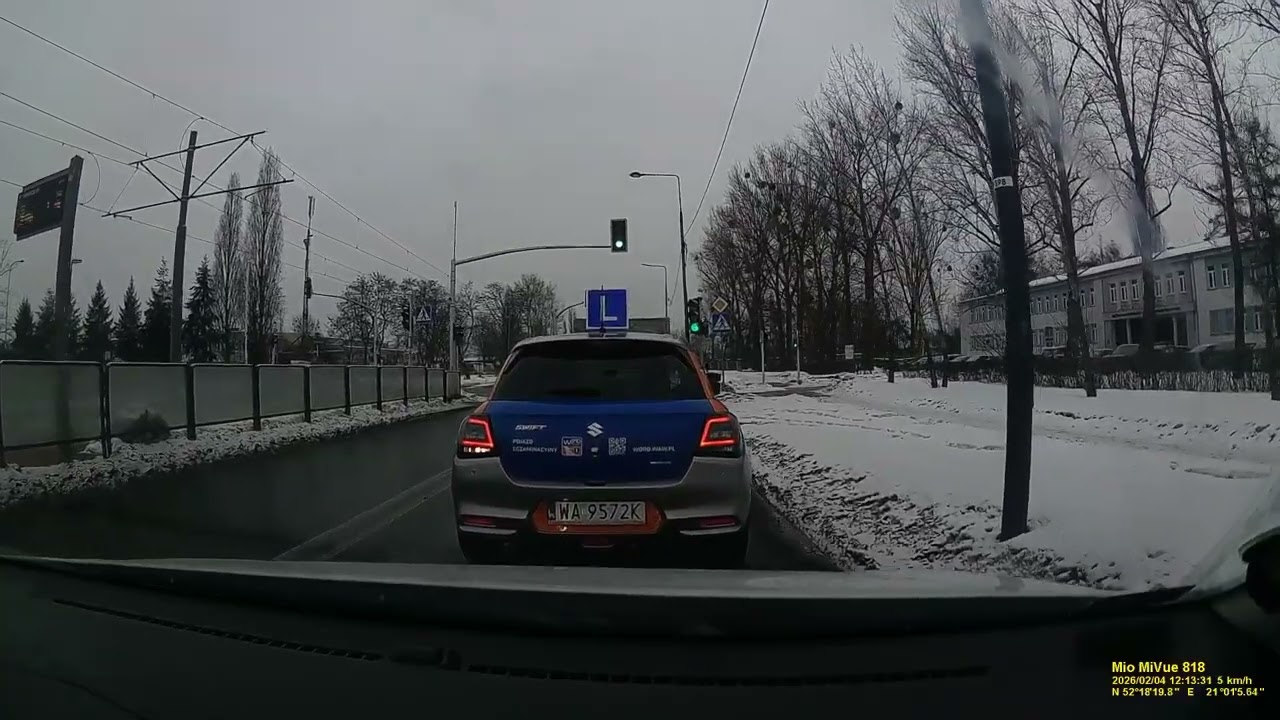 Egzamin państwowy na prawo jazdy w Warszawie - WORD Odlewnicza , trasa egzaminacyjna skręt w lewo