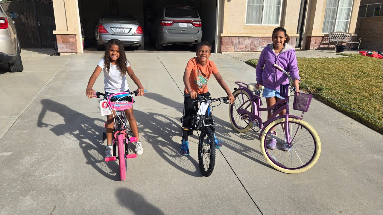 We Got New Bikes for Christmas 🎄- Merry Christmas Everyone!