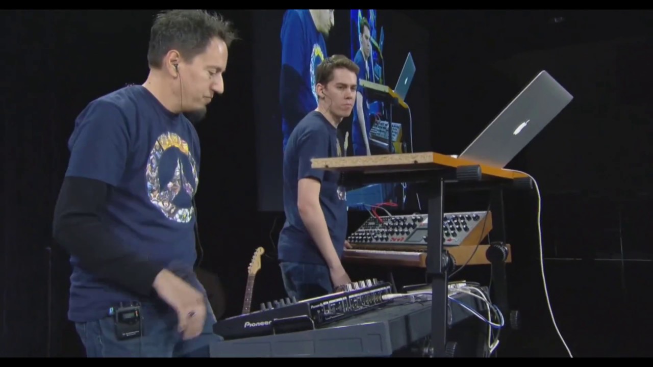 Derek Duke &  Adam Burgess - Synaesthesia Auditiva Mashup (Live, Blizzcon 2016)