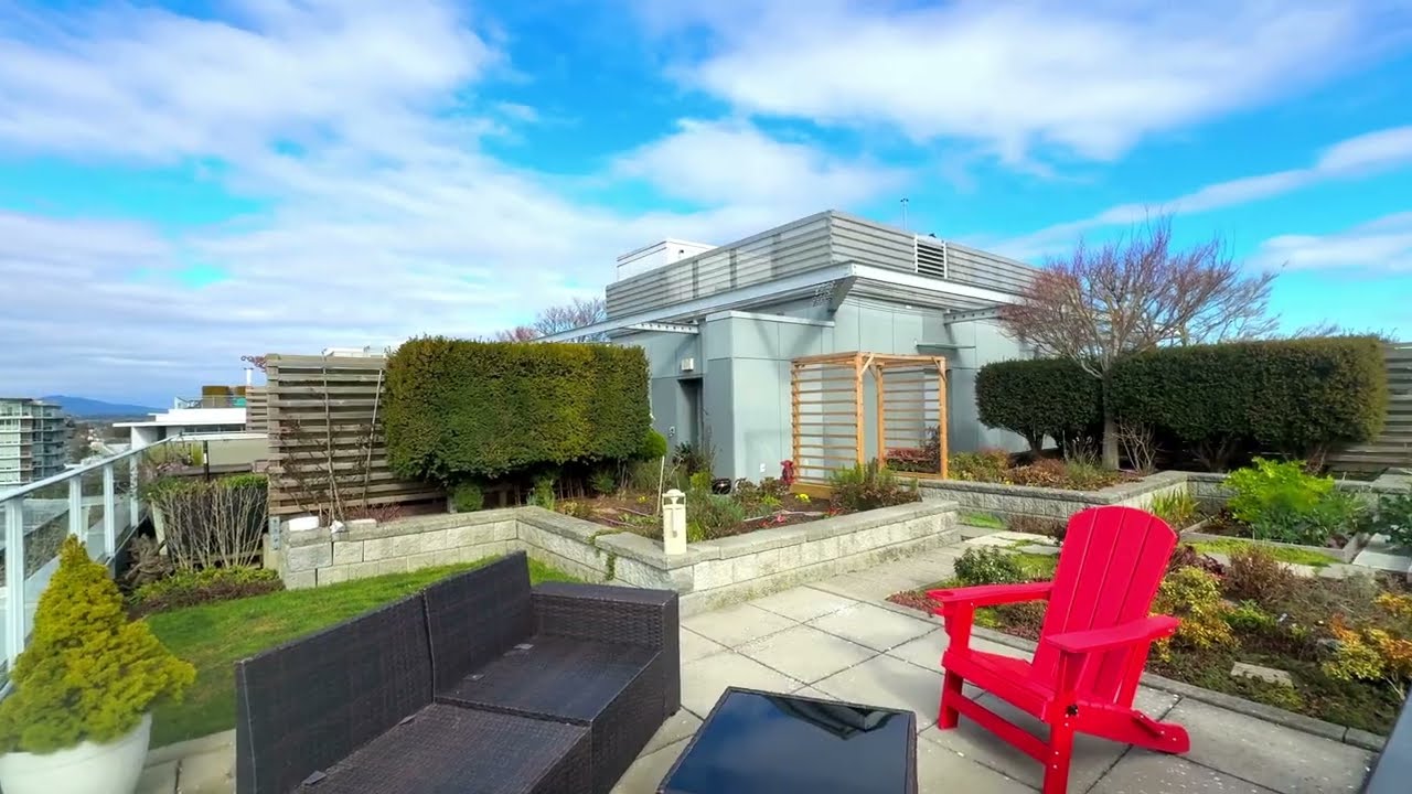 901-373 Tyee Rd
