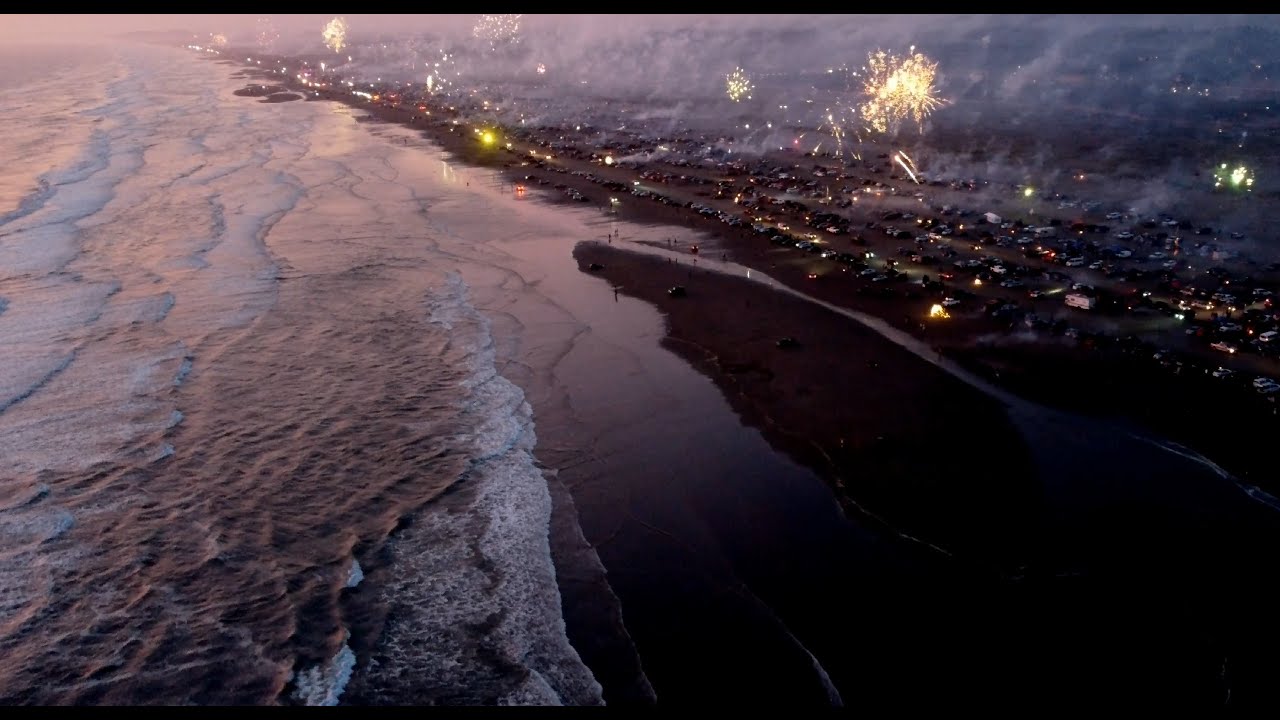 Drone footage of Ocean Shores Beach Fireworks 2023 (4K)