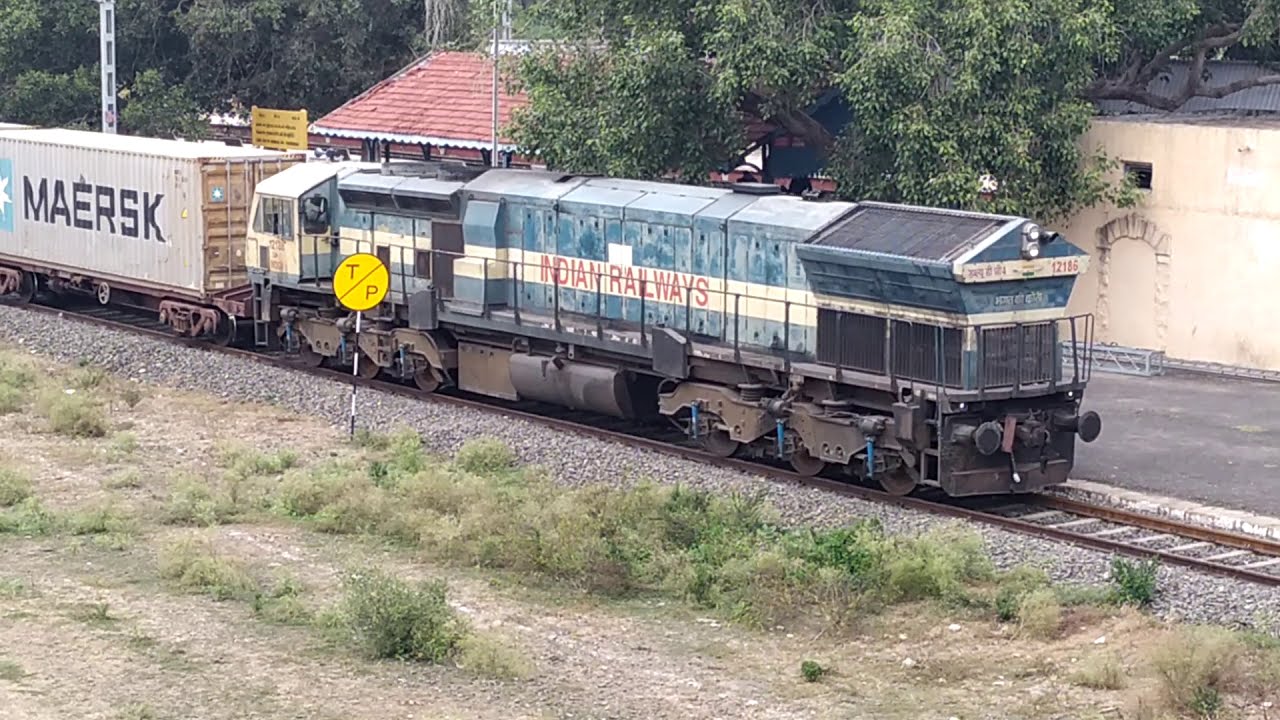 BGKT WDG4 12186 arriving at Dhola Junction with CONCOR container rake.