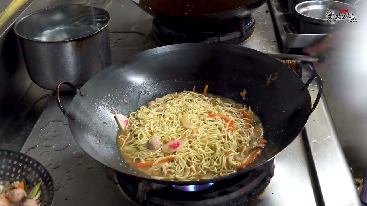 【 什錦炒麵】香氣爆棚，豐盛的一餐！