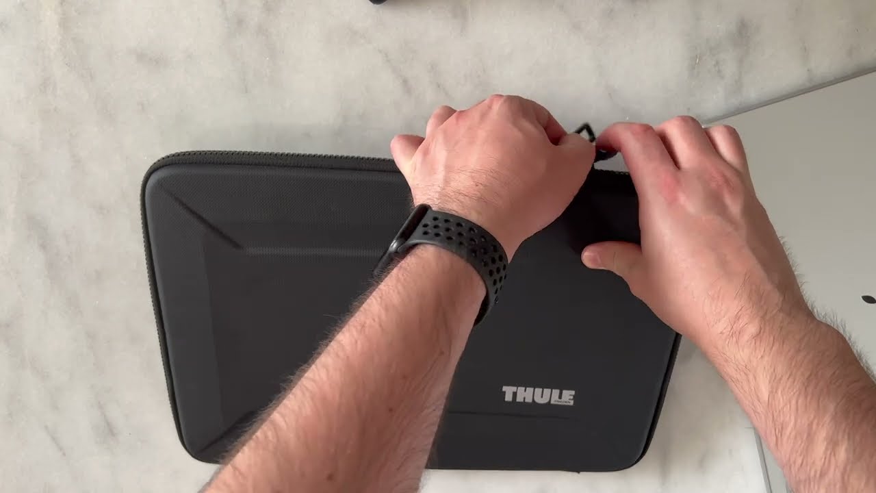 Thule Gauntlet 4.0 Sleeve for MacBook Pro 16 inches