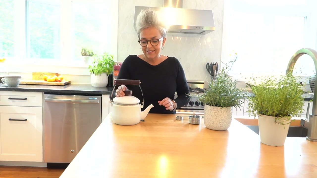 Apprenez à faire une belle infusion médicinale au romarin