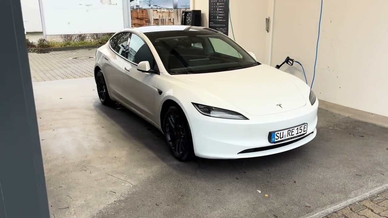 41. Video - 🎄Update 2023.40.30.6 und 3x Zubehör für das Tesla Model 3 2024 SR Highland
