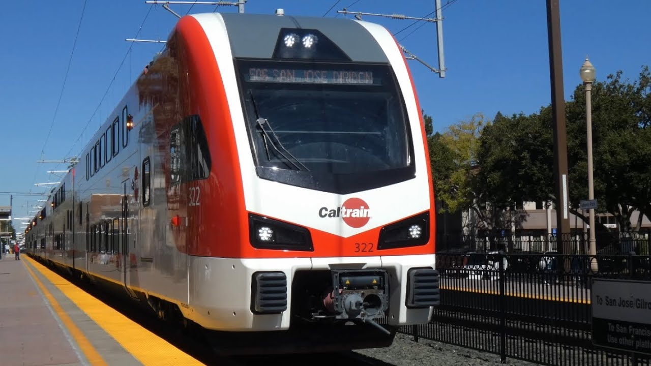 Mid-day trains at Menlo Park (Final Days of the F40s)