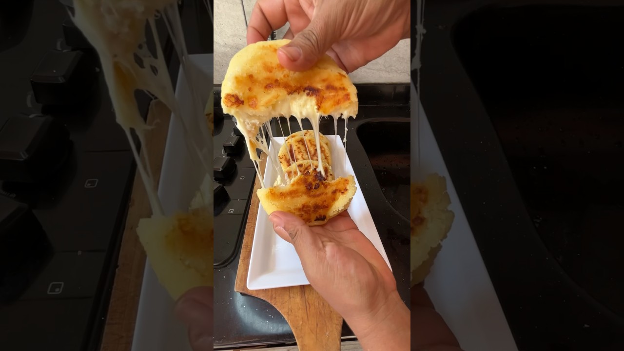 Arepas con queso colombianas #tasty #foodie #shorts #arepas