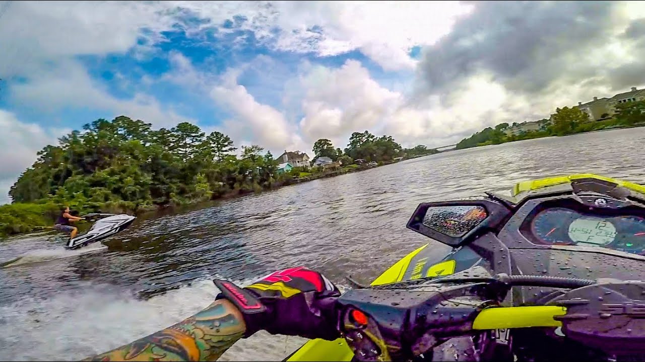 Sea-Doo RXP-X 300 Riva Racing Stage 2 против Yamaha SuperJet Stand Up Jet Ski