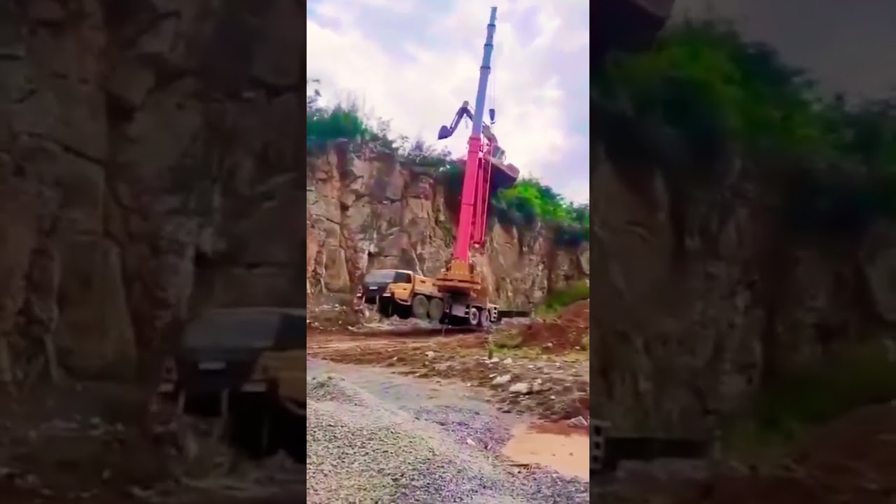 Shocking Moment: Crane Collapse While Lifting Excavator... #shorts #shortsvideo #youtubeshorts