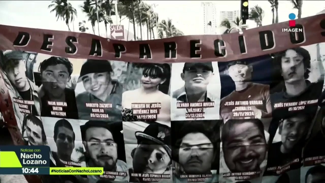 Madres buscadoras salen al Carnaval de Mazatlán a exigir justicia por sus desaparecidos | Nacho L