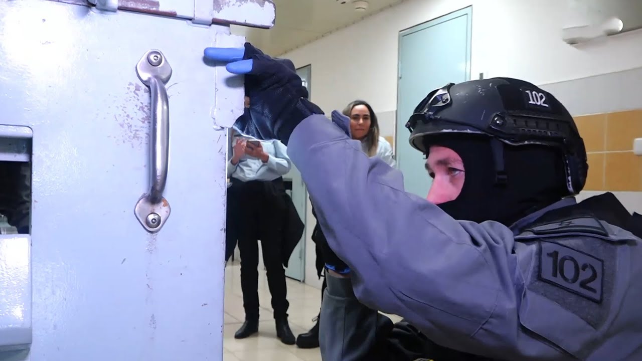 הסמים שמאחורי הסורגים: כך נראה הסחר מתחת לאף של הסוהרים