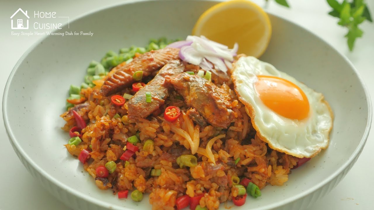 បាយឆាត្រីខកំប៉ុង🌶🍽[Mackerel Fried Rice][Home Cuisine]