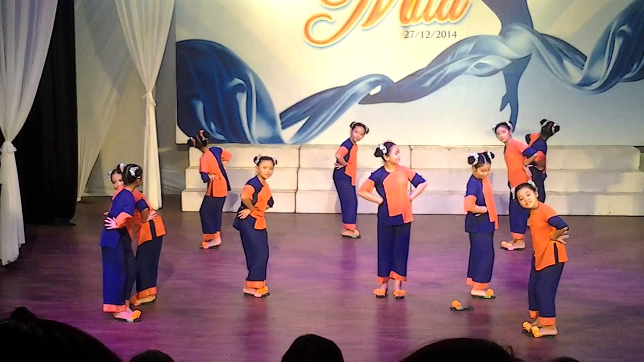 Múa Guốc mộc quê hương