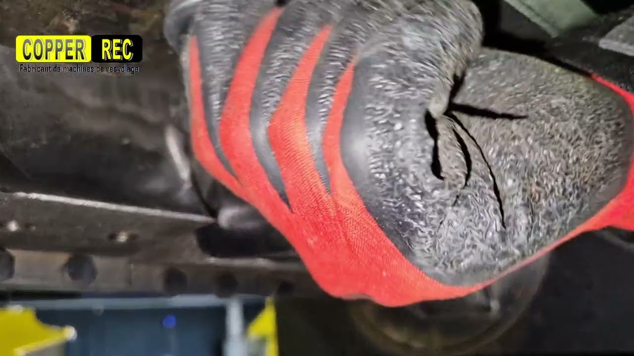 Remplacement jeu de couteaux fixes et rotatifs sur broyeur granulateur