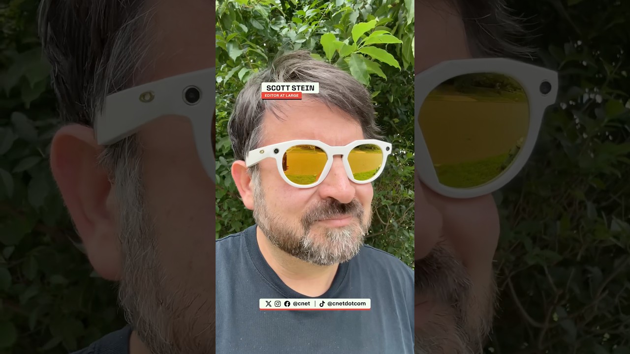 Unboxing Meta&rsquo;s Oakley HSTN Smart Glasses