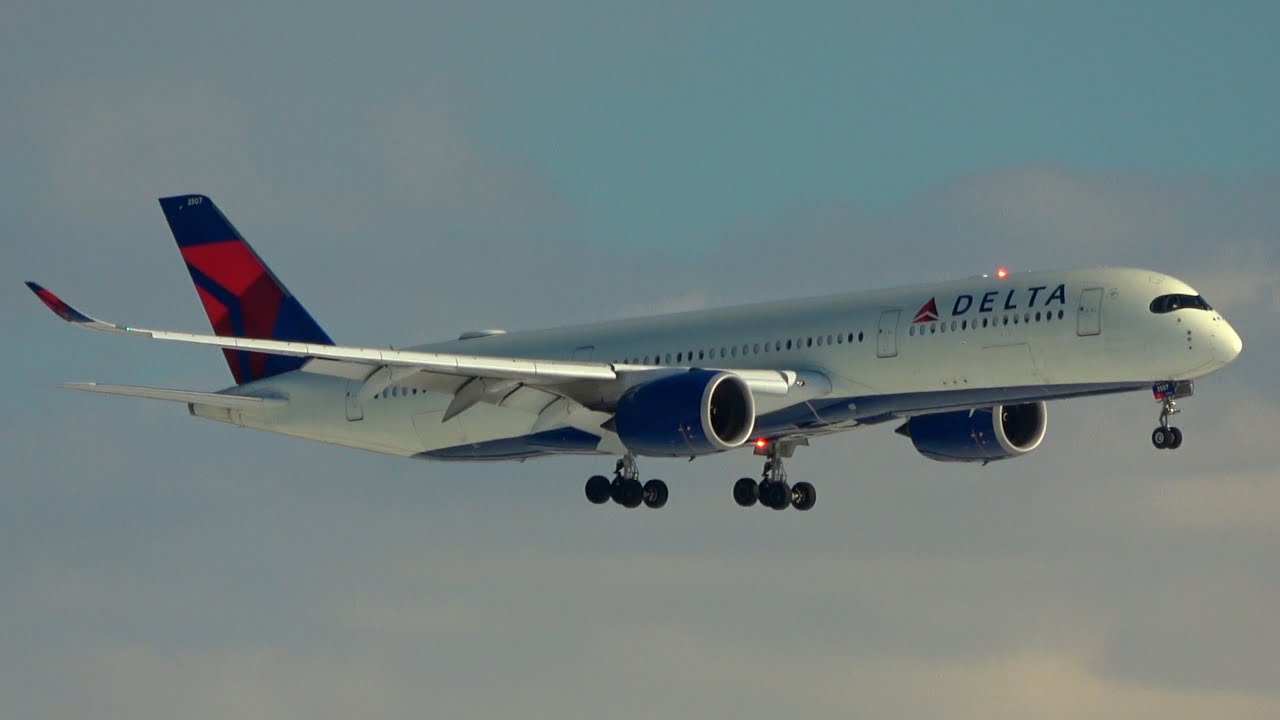 Plane Spotting at Detroit Metro Airport - January 17, 2026 #planespotting #dtw