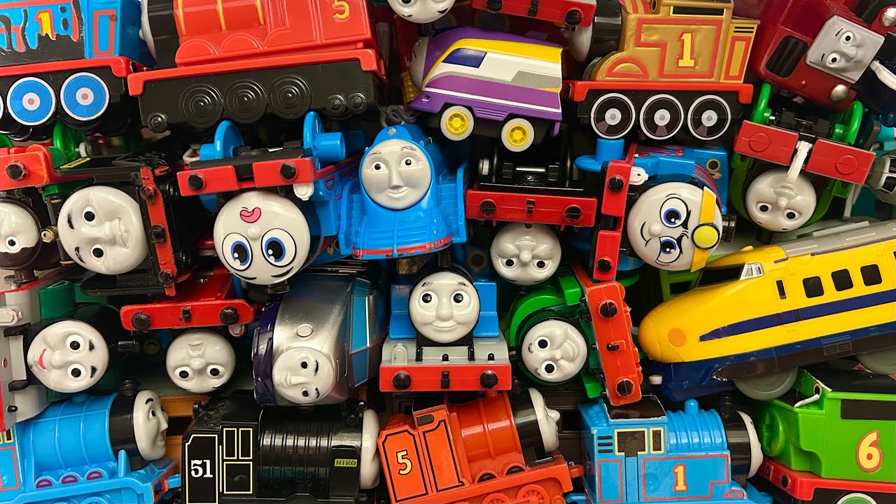 トーマス　みんなでかくれんぼをしよう。　トーマスの仲間達はどこにかくれているかな？　巨大なプラレールレイアウトの中を探そう。