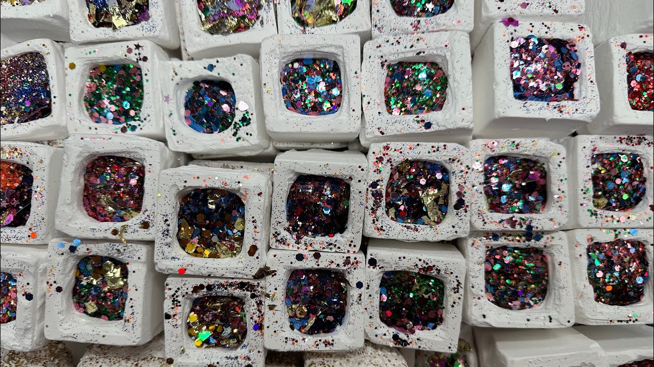 100+ easy grip glitter bombs ✨💣 #asmr #oddlysatisfying #gymchalk #glitterbombs #glitter #viral