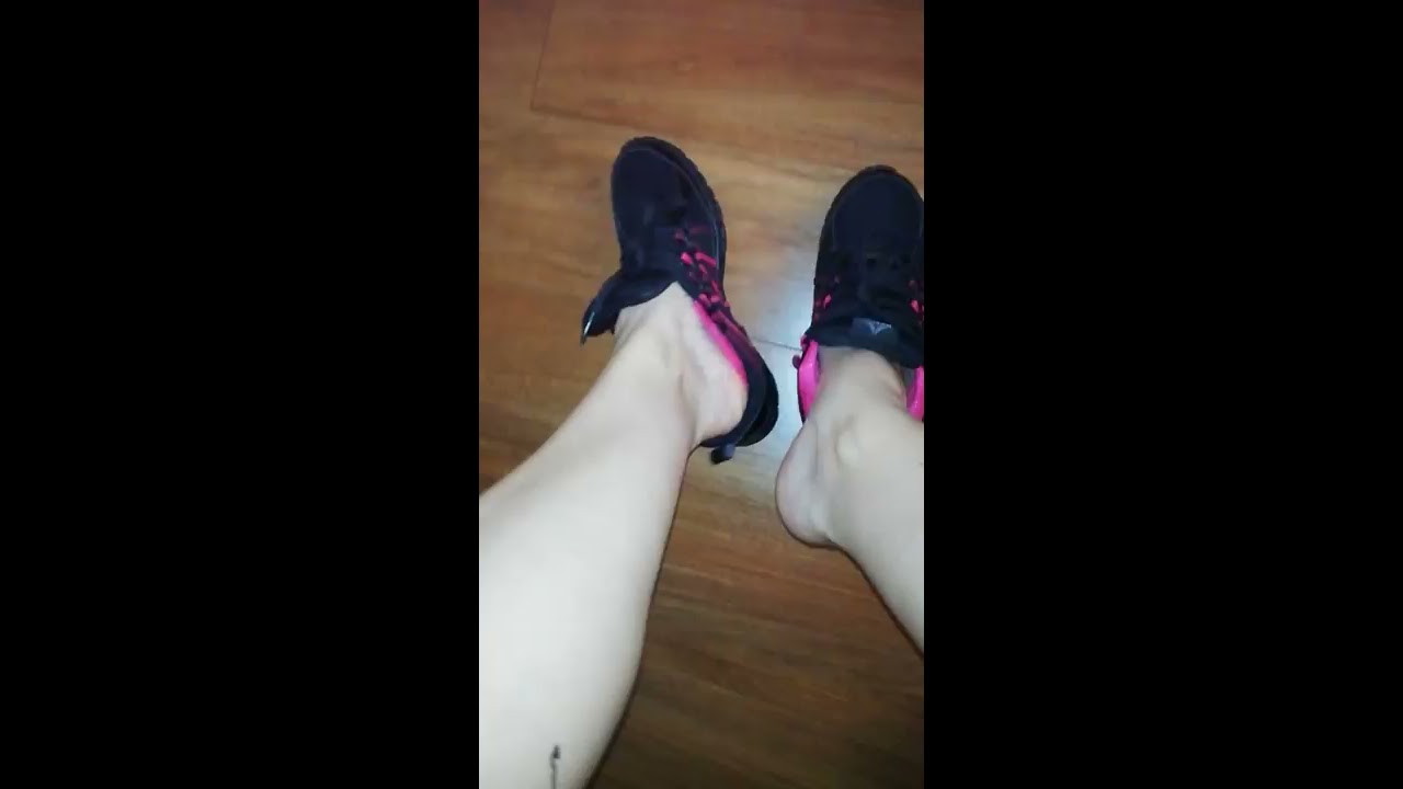 Reebok speedlux shoeplay sockless under desk