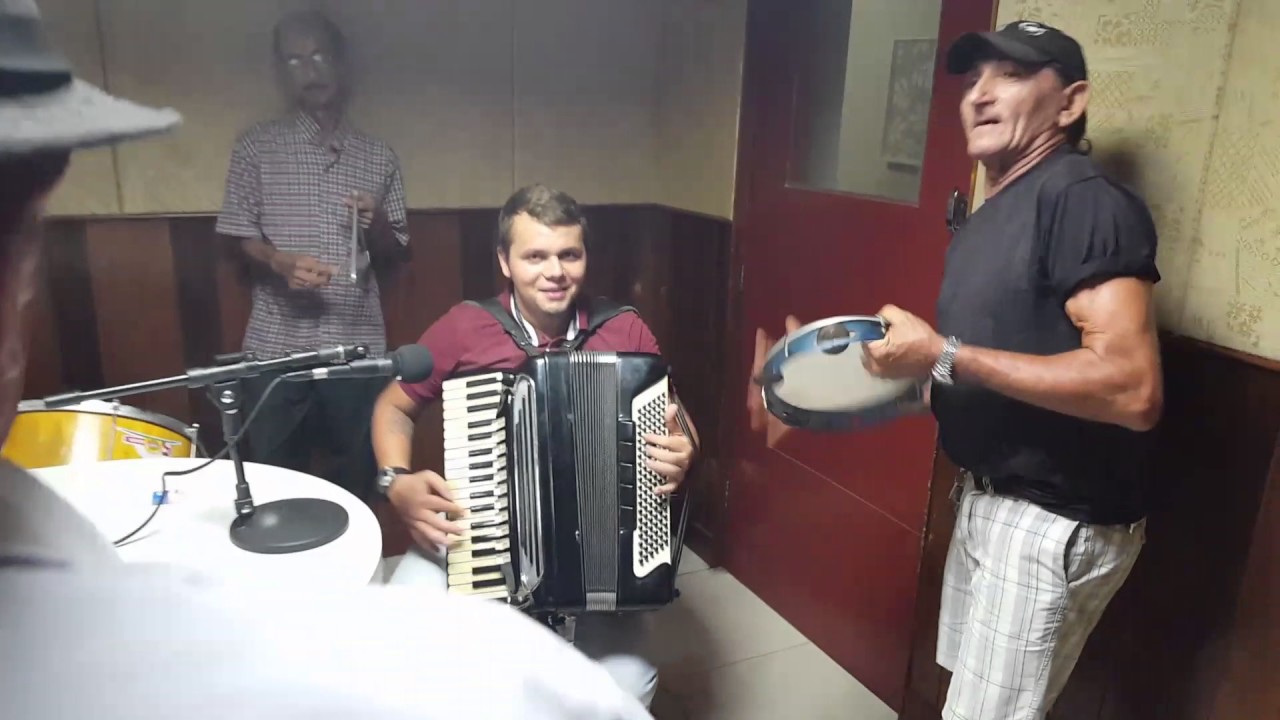 O melhor sanfoneiro do Brasil  JUNINHO SANFONEIRO