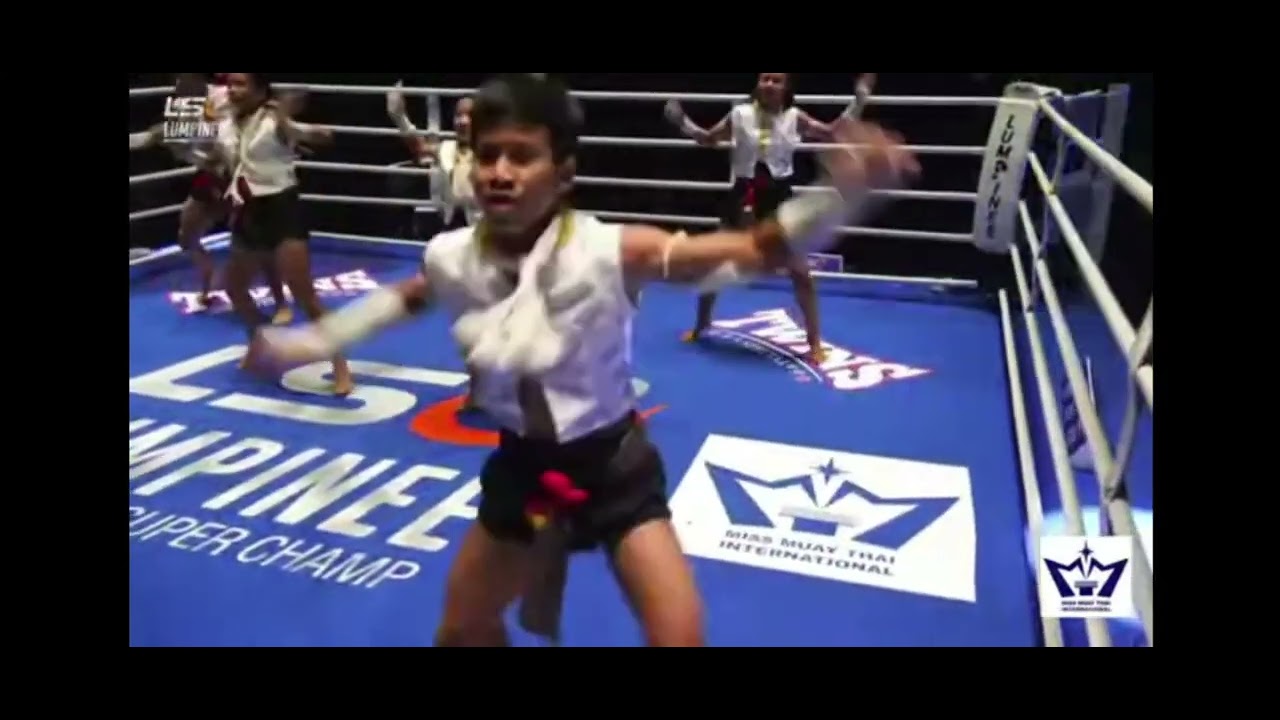 แสดงคีตะมวยไทย สนามมวยลุมพินี          จากน้องๆโรงเรียนพานทองสภาชนูปถัมภ์