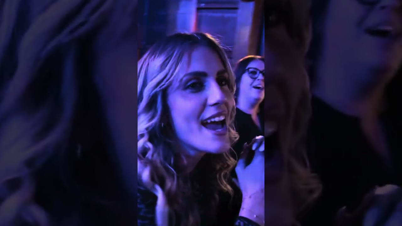 Il karaoke come lo facciamo in Romagna e nessun bisogno di microfoni in giro per il locale