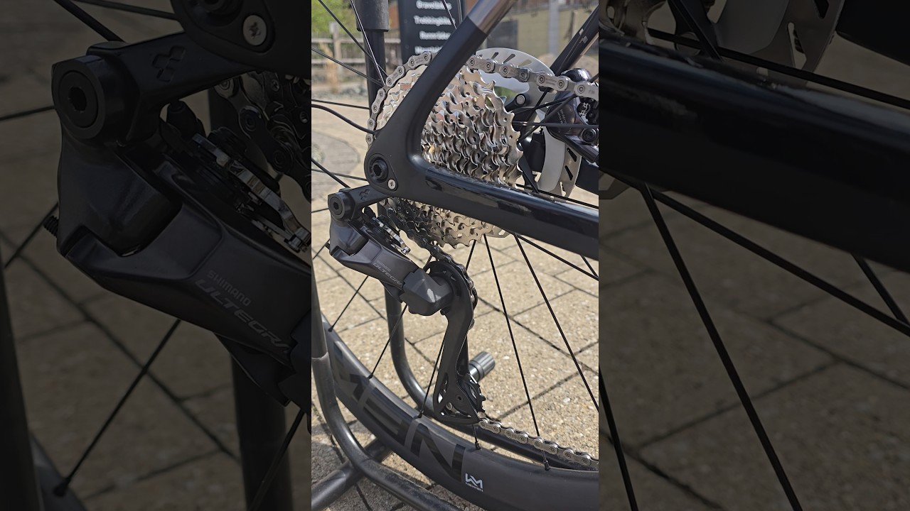 New SHIMANO Ultegra Di2 electronic derailleur 😍 #new #2025 #shimano #ultegra #gravel #derailleur
