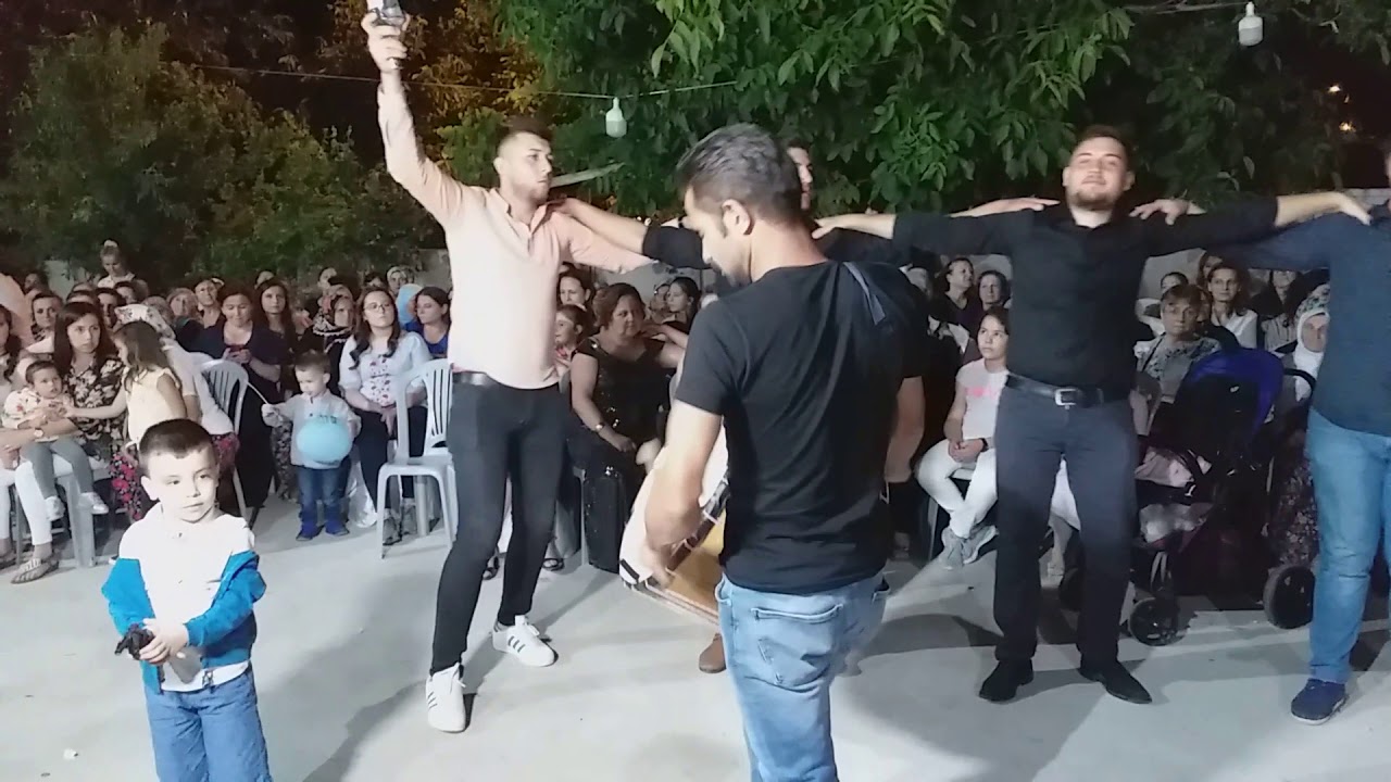 TRAKYADA DÜĞÜN BÖYLE OLUR GENÇLER OYNUYOR