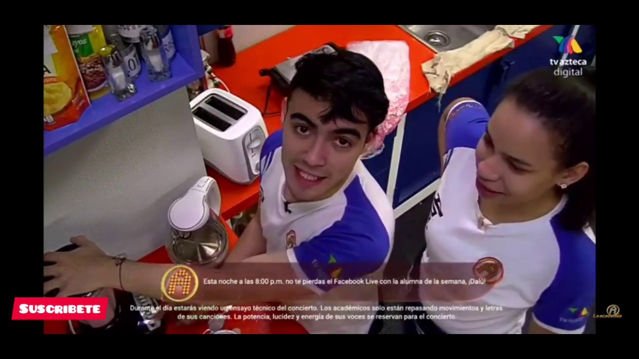 DENNIS ARANA Y ANGIE FLORES ANTES Y DESPUES DE LA ALERTA DE SISMO, LA ACADEMIA 2019