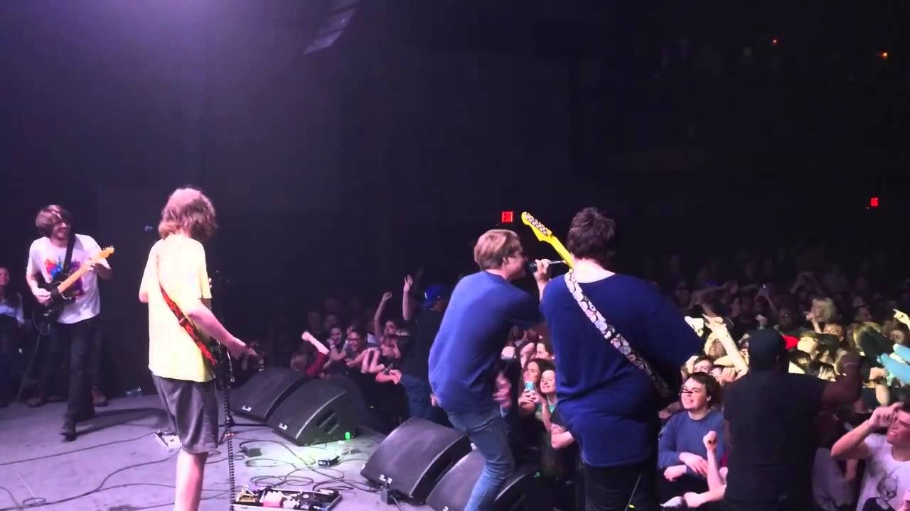 Modern Baseball (ft. Scuff of Sorority Noise) - Mr. Brightside (Live)