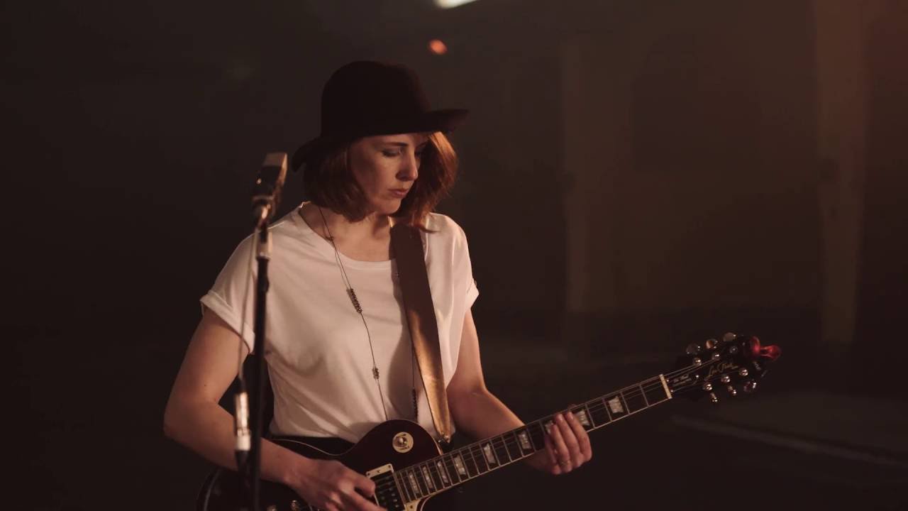 Ainslie Wills - Drive (Live)