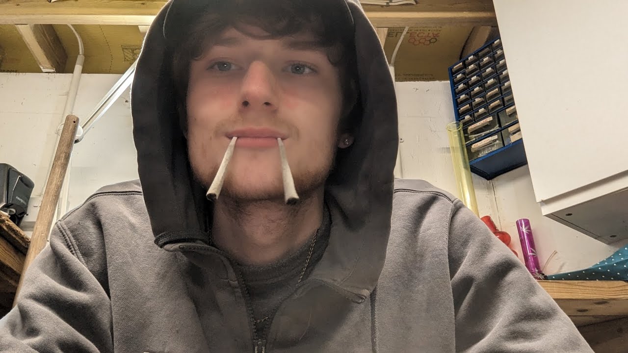 chiefing 2 joints in 15 minutes *faded as shii*