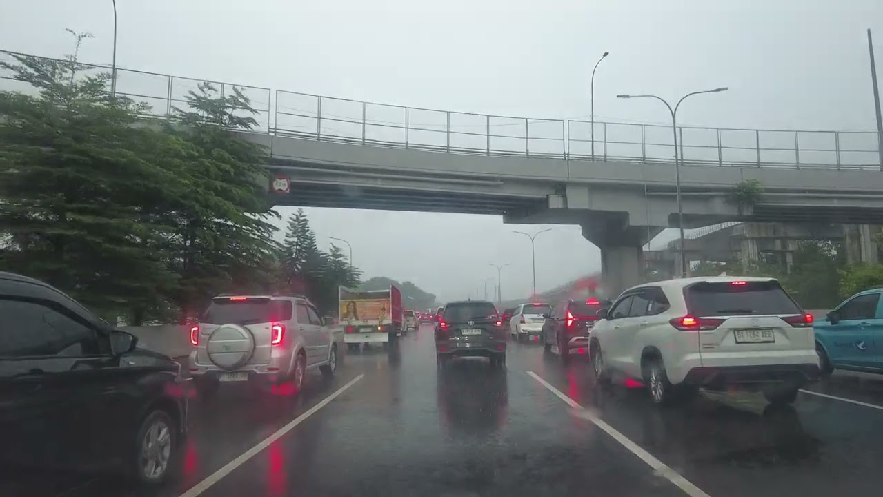 Heavy Rain Drive on Jagorawi Toll Road From Ciracas to Taman Mini, East Jakarta
