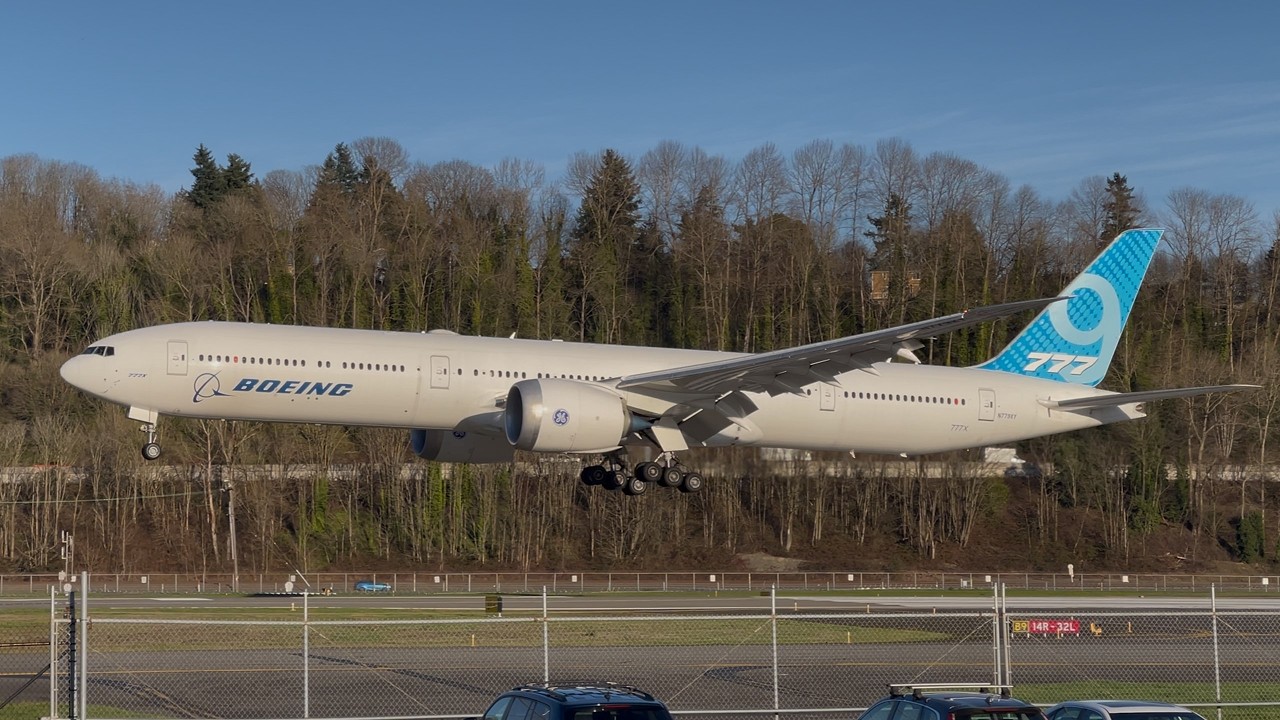 Boeing Field 777X Arrival + German Navy P8-A