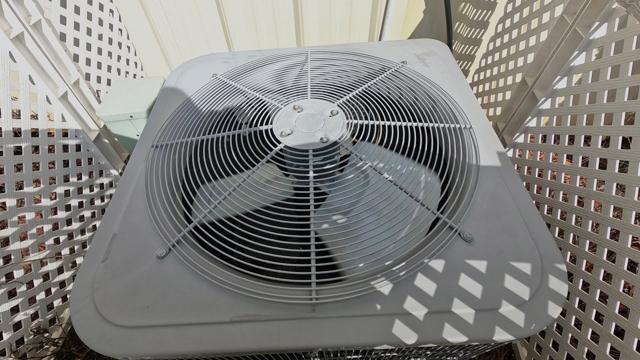 2014 Carrier Comfort Series Heat Pump Defrosting (Steam Show)