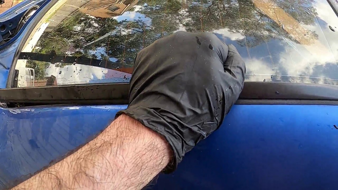 Trunk and Trims removal. Paint prepping my SUBARU IMPREZA -9