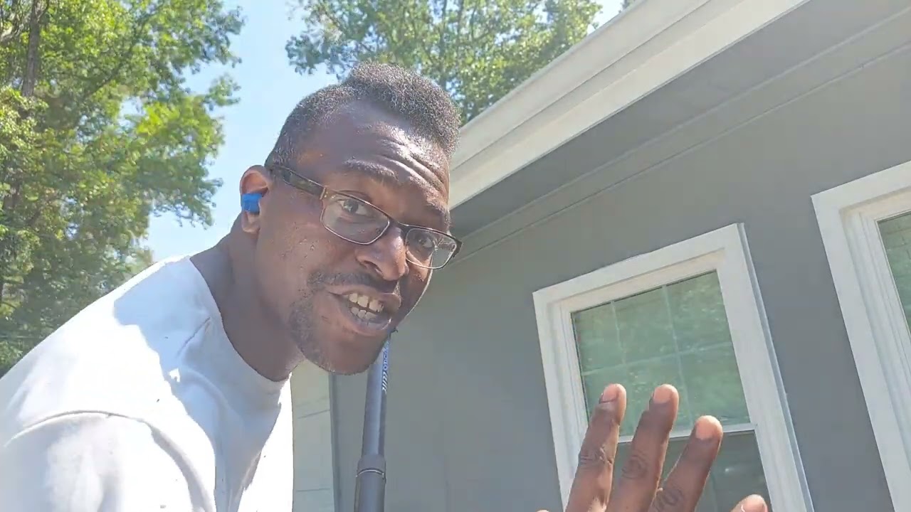 SkyVac interceptor Training Pt.2 - Cleaning Over-filled Gutters | Watch Me Work
