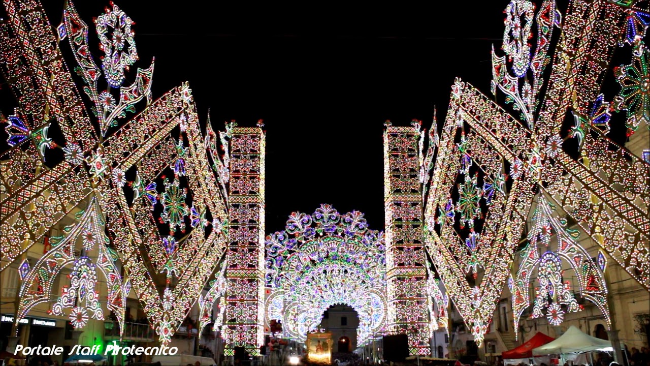 Adelfia (BA) 9 Novembre 2018 Accensione Musicale delle Luminarie della Ditta FANIUOLO ILLUMINAZIONI