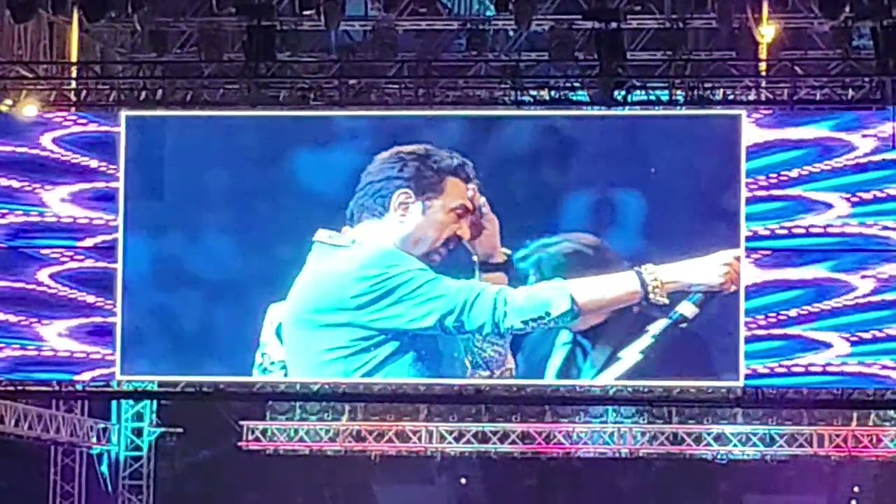 Kumar Sanu in Netaji Indoor Stadium, Kolkata #kumarsanu #melodyking 