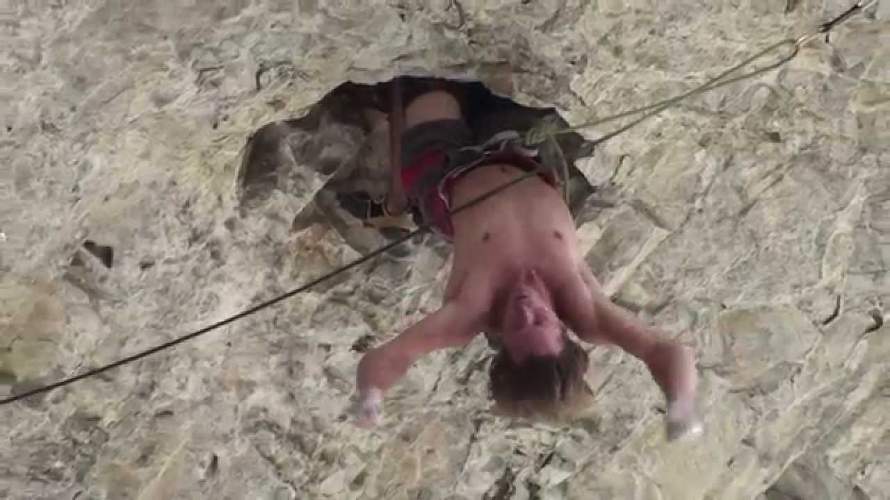 Pete Lowe - Back-to-back Double Kneebars in The Cave (Part 1 of 2)